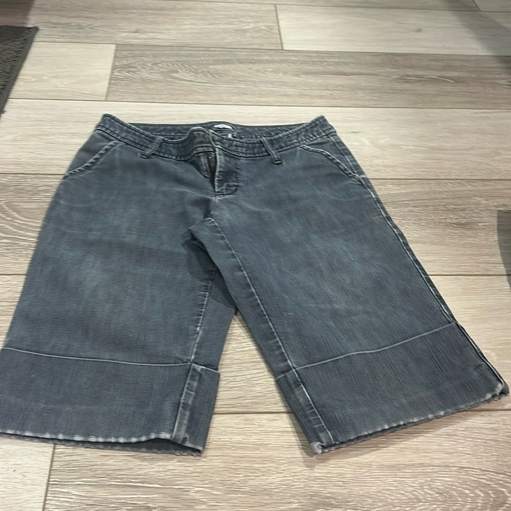 Dark blue gap capris
